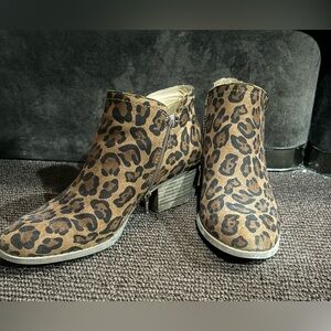 Women’s cheetah print booties